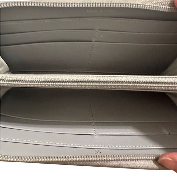 Chanel Gray Quilted Leather Wallet with Gold Clasp - Picture 6 of 10